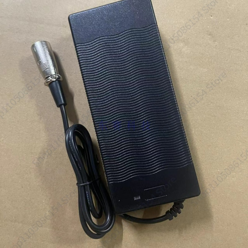 Chargeur pour scooter électriq - Electric Scooter Charger avis et prix